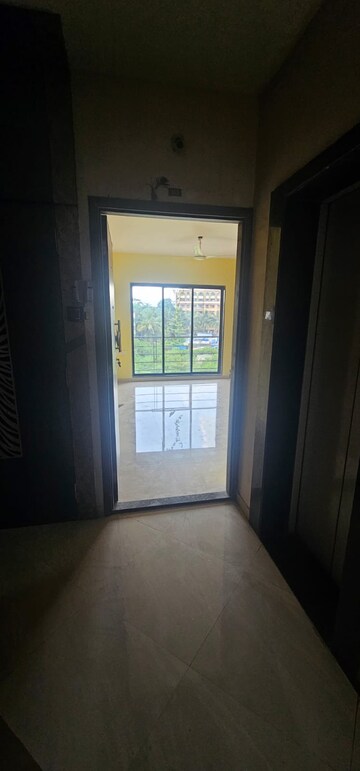 Room in 2 BHK Apartment at Veena Dynasty, Vasai East – for Rent