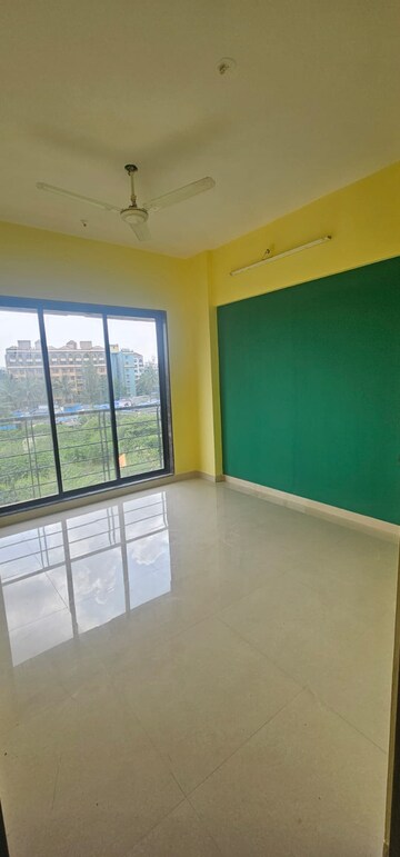 Room in 2 BHK Apartment at Veena Dynasty, Vasai East – for Rent