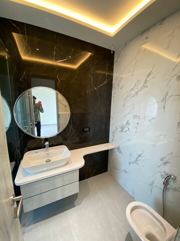 Master Bedroom in 4 BHK Apartment at Windsor Grande Residences, Andheri West – for Sale