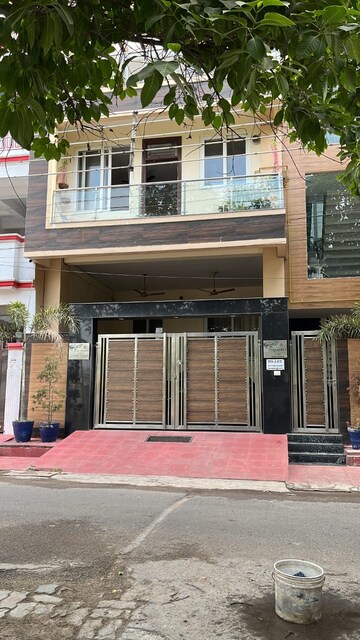 3 BHK Builder Floor For Rent in Gomti Nagar