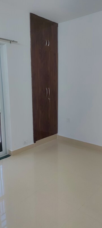 Room in 3 BHK Builder Floor at Lavender Floors, Sector 89 – for Rent