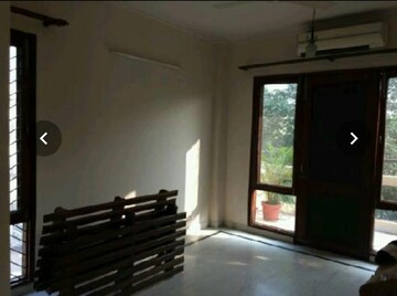 Living Room in 3 BHK Builder Floor at Ansal Sushant Lok I, Sector 43 – for Rent