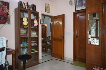Living Room in 3 BHK Builder Floor at Ardee City, Sector 52 – for Rent