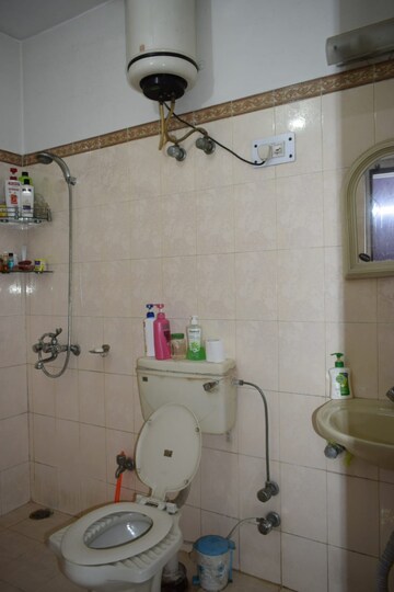 Bathroom in 4 BHK Villa at Ardee City, Sector 52 – for Rent