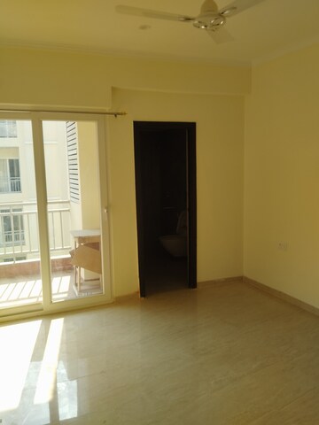 Room in 3 BHK Apartment at Omega Windsor Greens, Faizabad Road – for Rent