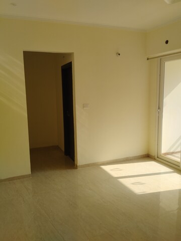Room in 3 BHK Apartment at Omega Windsor Greens, Faizabad Road – for Rent