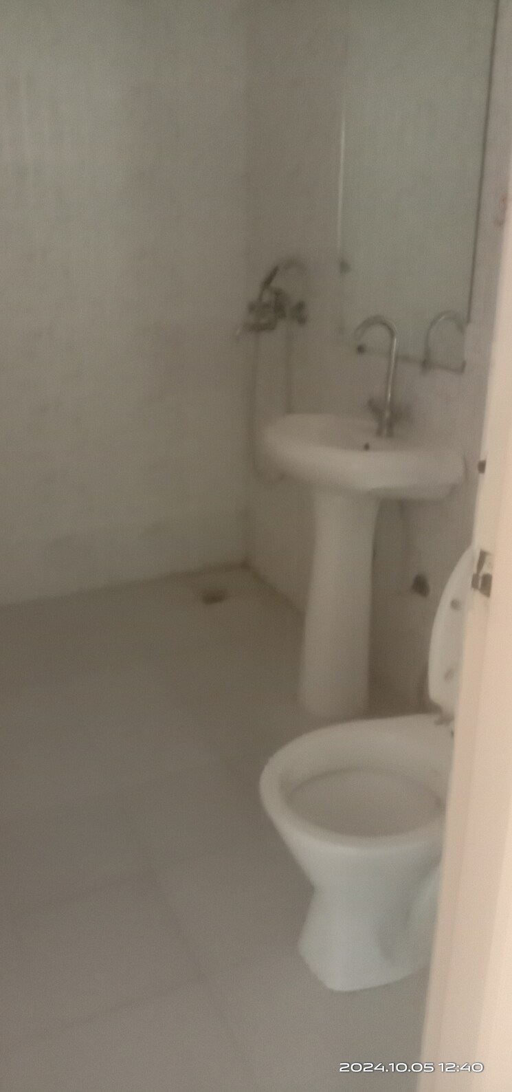 Bathroom, samridhi-grand-avenue 3 Bedroom 1380 Sq.Ft. Apartment In Tech Zone 4 Greater Noida Greater Noida 8151199