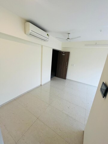 Room in 2 BHK Apartment at Diamond Garden, Chembur – for Rent