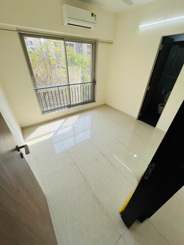 Room in 2 BHK Apartment at Diamond Garden, Chembur – for Rent