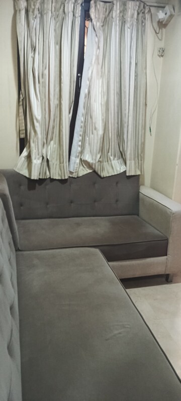 Bedroom in 2 BHK Apartment at Vile Parle East – for Rent