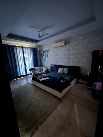 Living Room in 4 BHK Builder Floor at Vipul World Floors, Sector 48 – for Sale