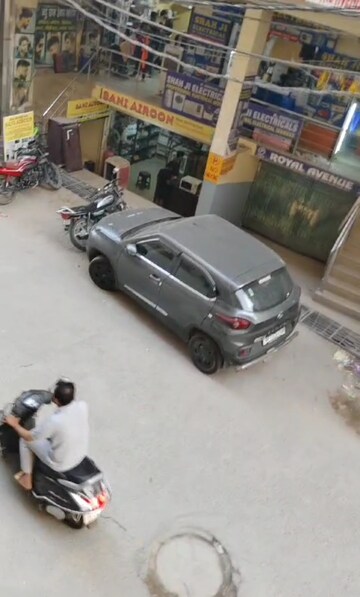 Parking in 2 BHK Builder Floor at Sector 75 – for Sale