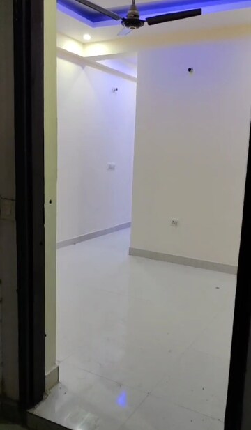 Room in 2 BHK Builder Floor at Sector 75 – for Sale