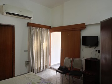 Living Room in 2 BHK Independent House at Gomti Nagar – for Rent