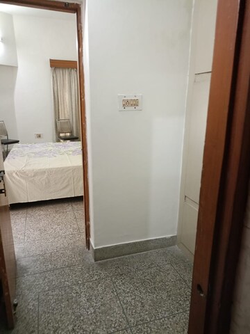 Room in 2 BHK Independent House at Gomti Nagar – for Rent