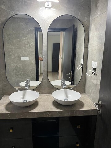Bathroom in 3 BHK Apartment at Oberoi Exquisite Goregaon, Goregaon East – for Rent
