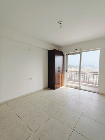 3 BHK Apartment For Rent in Sushma Valencia, International Airport Road