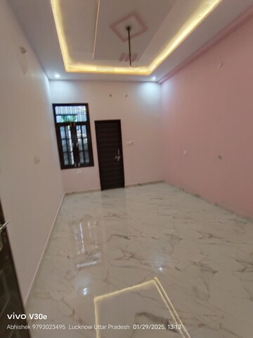 Room in 3 BHK Independent House at Jankipuram Extension – for Sale