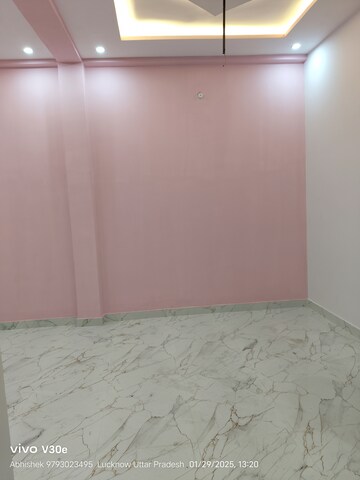 Room in 3 BHK Independent House at Jankipuram Extension – for Sale