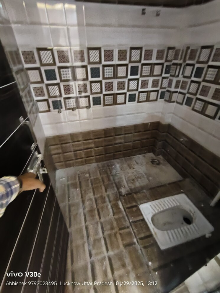 Bathroom, jankipuram extension 3 Bedroom 1000 Sq.Ft. Independent House In Jankipuram Extension Lucknow 8151385