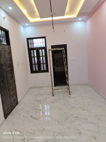 Room in 3 BHK Independent House at Jankipuram Extension – for Sale