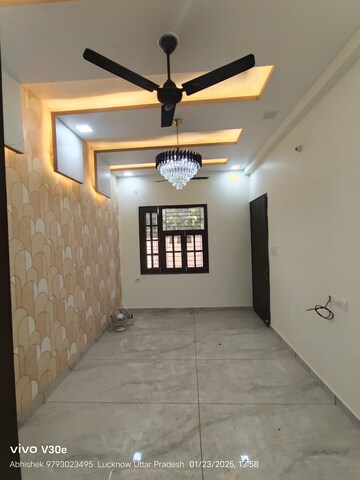 Room in 3 BHK Independent House at Jankipuram – for Sale