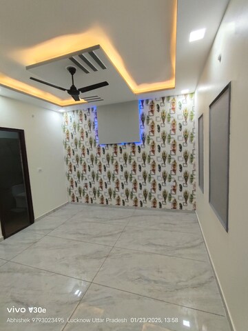Bedroom in 3 BHK Independent House at Jankipuram – for Sale