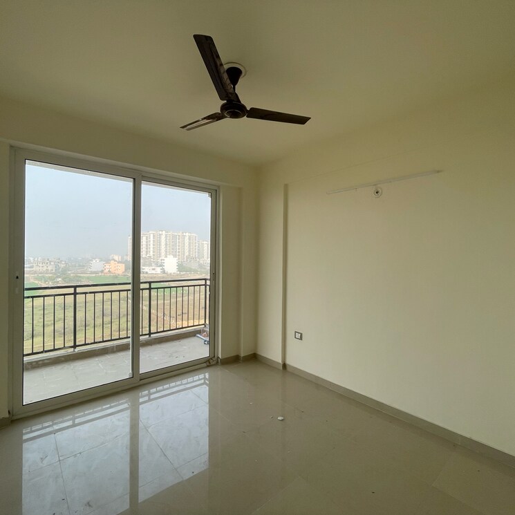 Room, rof-aalayas-phase-2 3 Bedroom 864 Sq.Ft. Apartment In Sector 102 Gurgaon 8151413