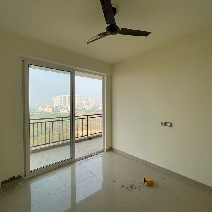 Room, rof-aalayas-phase-2 3 Bedroom 864 Sq.Ft. Apartment In Sector 102 Gurgaon 8151413
