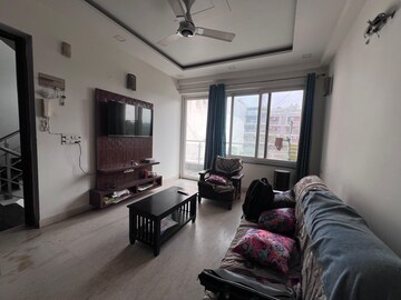 Parking in 3.5 BHK Builder Floor at Sector 8, Dwarka – for Rent