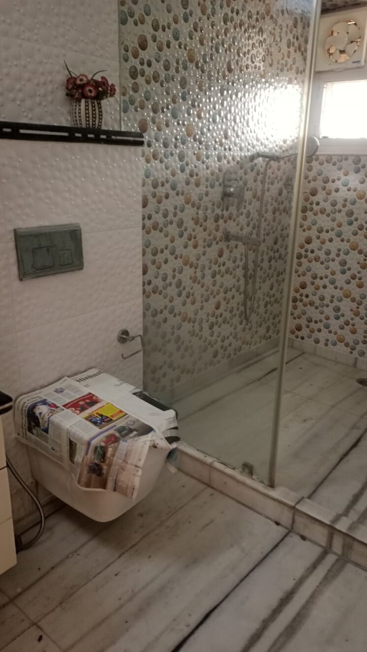 Bathroom, vasant kunj 1 Bedroom 650 Sq.Ft. Apartment In Vasant Kunj Delhi 8151485