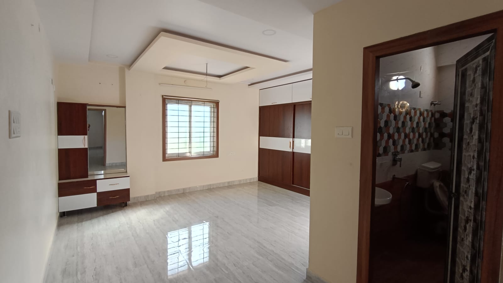 3 BHK + Servant Room,Extra Room Apartment For Sale in Ready To Move 3bhk Flat F