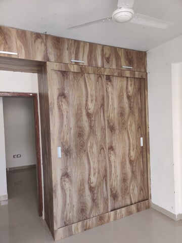 Furnished Amenities in 3 BHK Apartment at ROF Amaltas, Sector 92 – for Rent