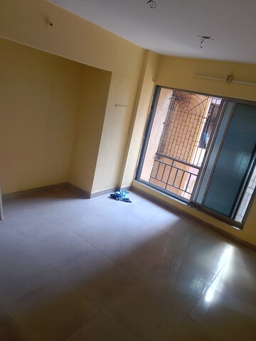 Room in 1 BHK Apartment at Siddhivinayak Madhukunj Apartment, Kalwa – for Rent
