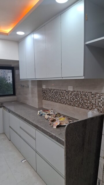 2 BHK Apartment For Rent in Nirman Kutir Yari Road Mumbai  8151552