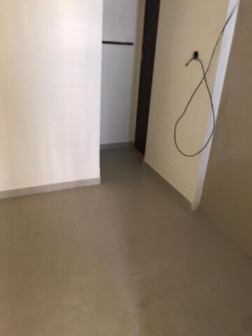 Room in 3.5 BHK Apartment at Amogh Apartment, Vile Parle West – for Rent
