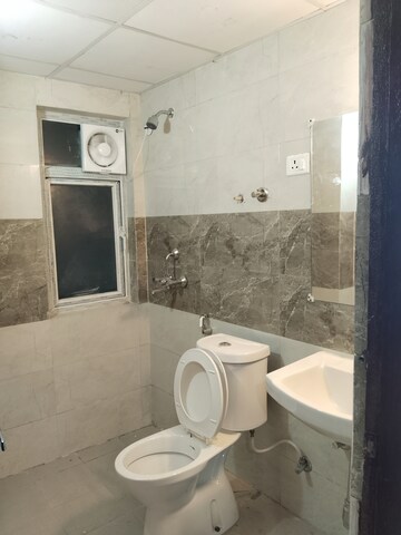 Bathroom in 3 BHK Apartment at Amrapali Riverview, Amrapali Leisure Valley – for Rent