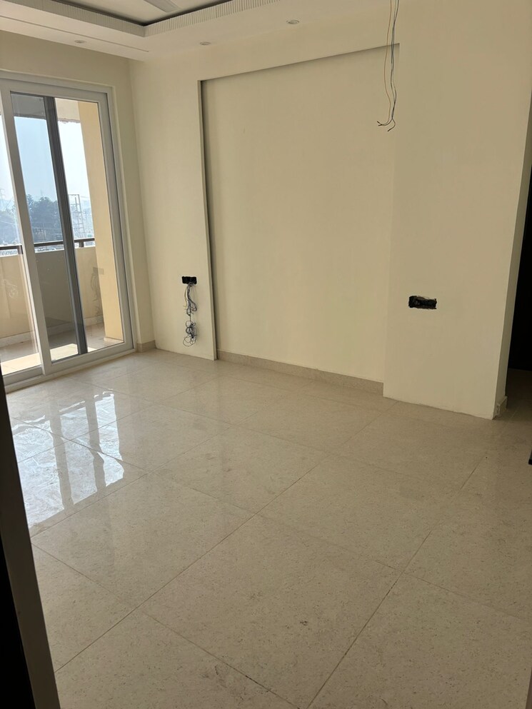 Room, patiala road 3 Bedroom 1942 Sq.Ft. Apartment In Patiala Road Zirakpur 8151594