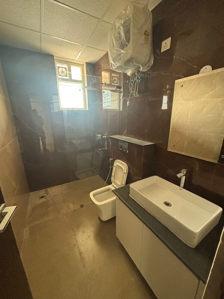 Bathroom, patiala road 3 Bedroom 1942 Sq.Ft. Apartment In Patiala Road Zirakpur 8151594