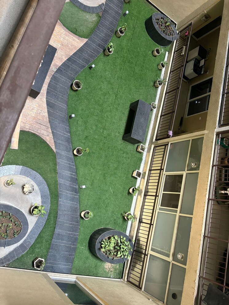 Balcony, patiala road 3 Bedroom 1942 Sq.Ft. Apartment In Patiala Road Zirakpur 8151594