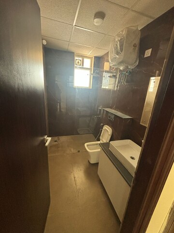 Bathroom in 3 BHK Apartment at Patiala Road – for Sale