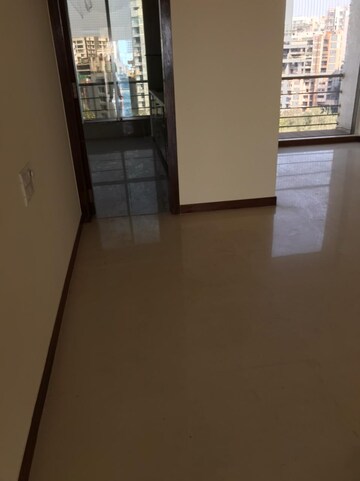 Room in 3.5 BHK Apartment at Amogh Apartment, Vile Parle West – for Rent