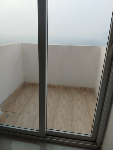 Furnished Amenities in 2.5 BHK Apartment at Amrapali Riverview, Amrapali Leisure Valley – for Rent