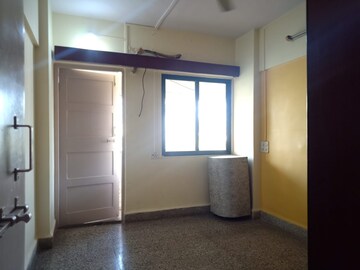 Room in 2 BHK Apartment at Hill Garden, Manpada – for Rent