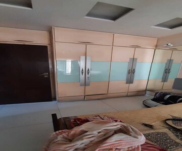 Bedroom in 3 BHK Apartment at Matunga East – for Rent