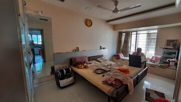 Bedroom in 3 BHK Apartment at Matunga East – for Rent