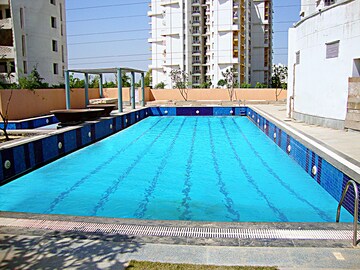 Swimming Pool in 2 BHK Apartment at BPTP Princess Park, Sector 86 – for Rent