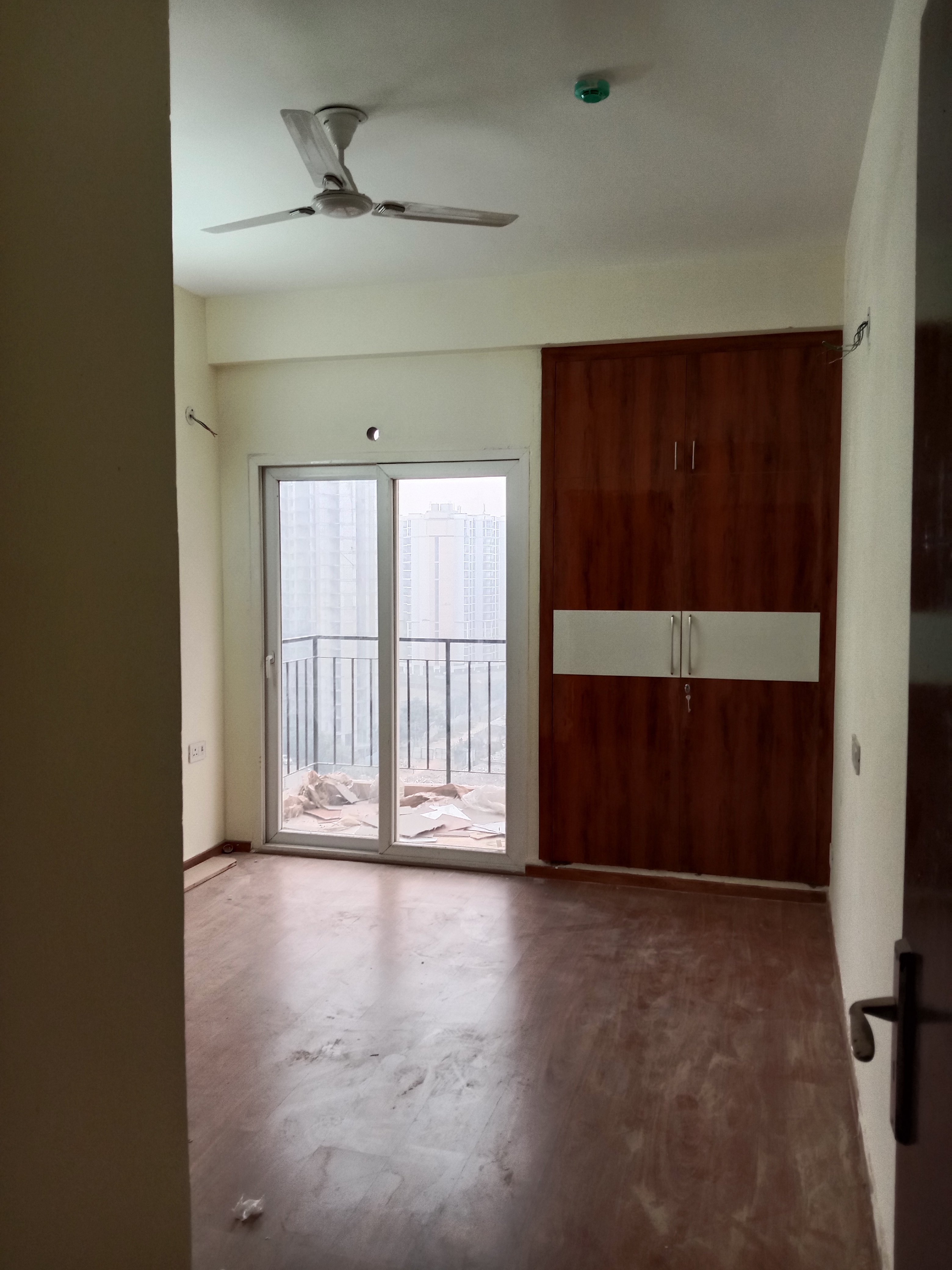 2.5 BHK + Study Room Apartment For Sale in Amrapali Dream Valley