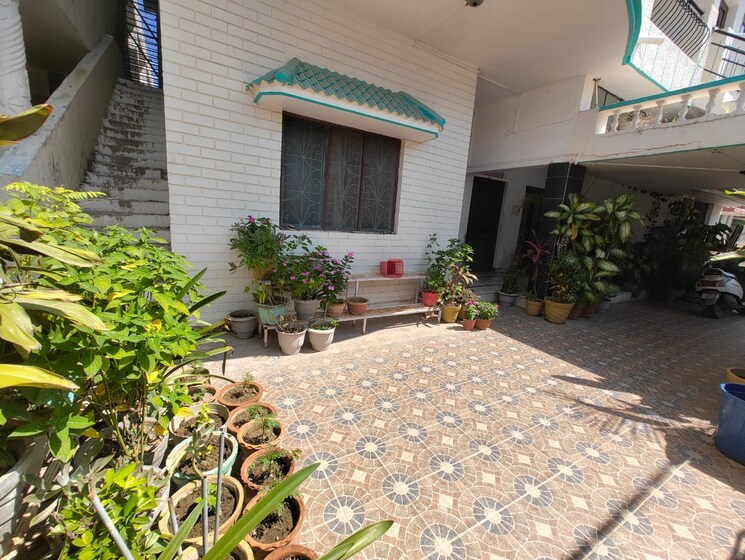 Balcony, shivlok colony 5 Bedroom 225 Sq.Yd. Independent House In Shivlok Colony Dehradun 8151719