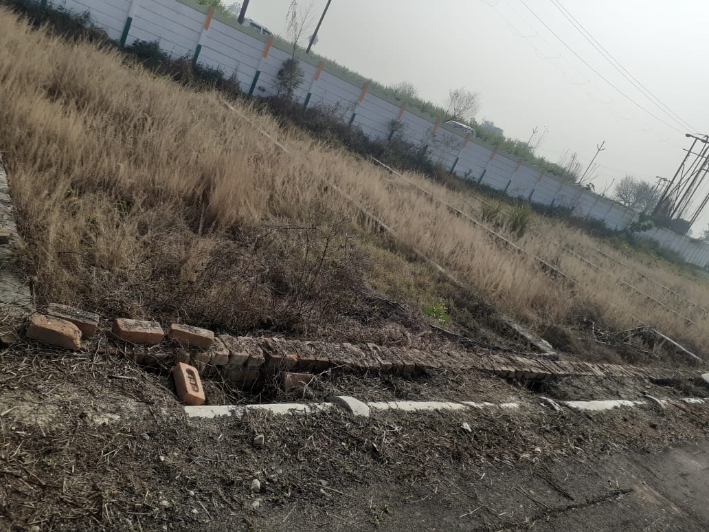 Plot For Sale in Hanuman Kunj 